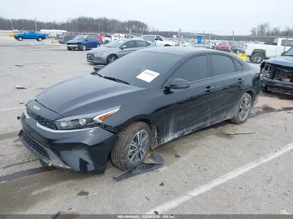 3KPF24AD3RE829856 2024 KIA FORTE - Image 2