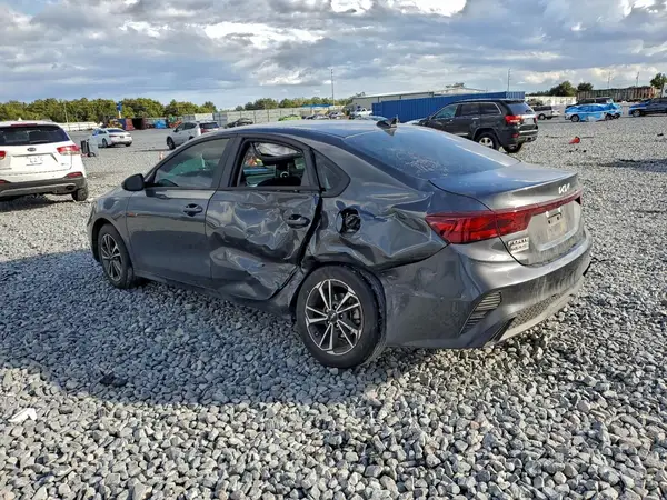 3KPF24AD3RE829937 2024 KIA FORTE - Image 2