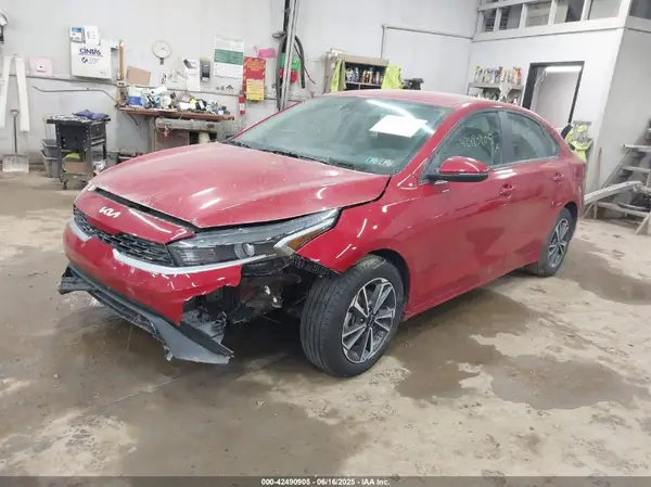 3KPF24AD3RE830294 2024 KIA FORTE - Image 2