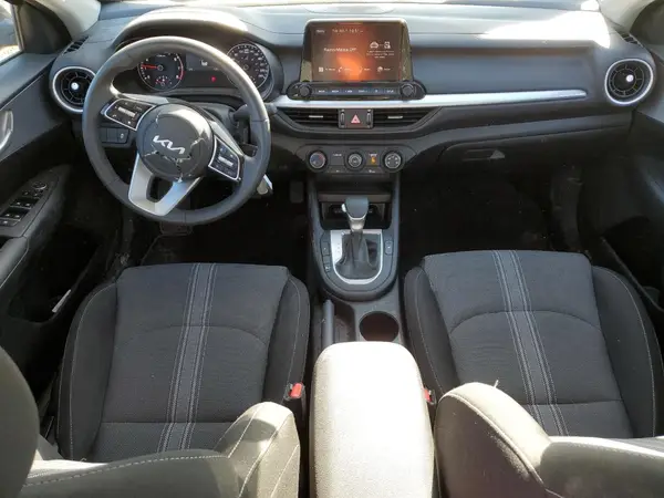 3KPF24AD3RE833177 2024 KIA FORTE - Image 8