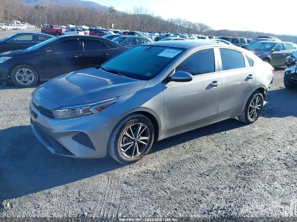 3KPF24AD3RE834037 2024 KIA FORTE - Image 2
