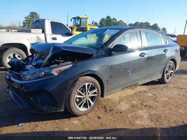 3KPF24AD3RE835706 2024 KIA FORTE - Image 2