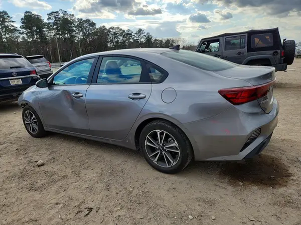 3KPF24AD3RE835897 2024 KIA FORTE - Image 2