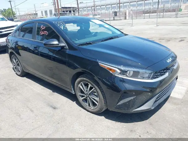 3KPF24AD3RE836645 2024 KIA FORTE - Image 1
