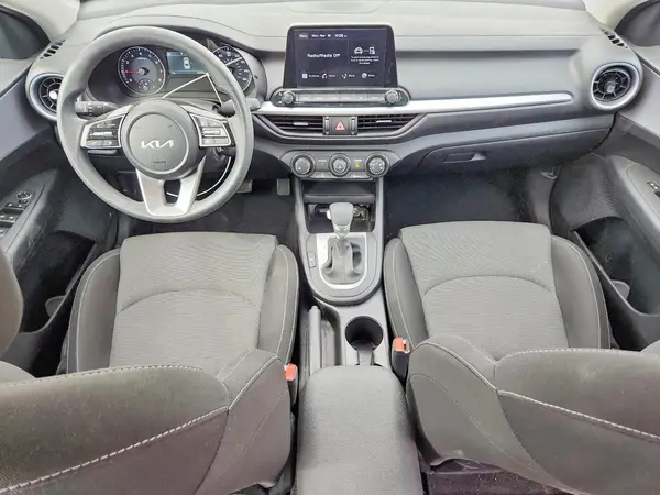 3KPF24AD3RE838041 2024 KIA FORTE - Image 8