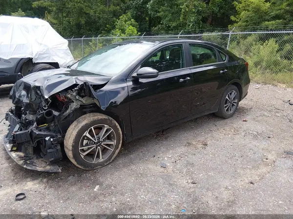 3KPF24AD3RE838055 2024 KIA FORTE - Image 2