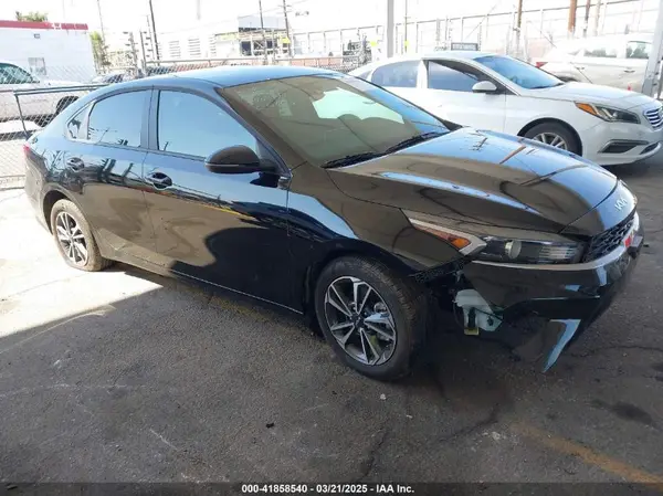 3KPF24AD3RE840663 2024 KIA FORTE - Image 1