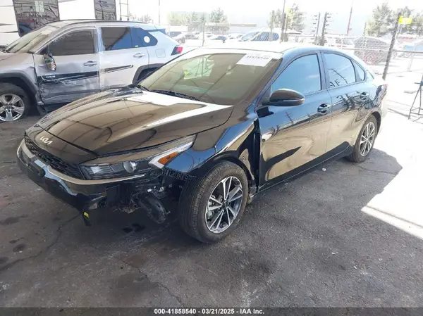 3KPF24AD3RE840663 2024 KIA FORTE - Image 2