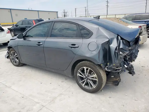 3KPF24AD3RE841005 2024 KIA FORTE - Image 2