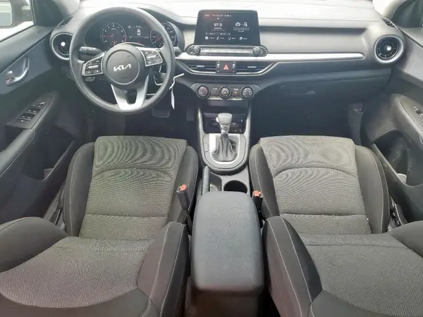 3KPF24AD3RE841005 2024 KIA FORTE - Image 8
