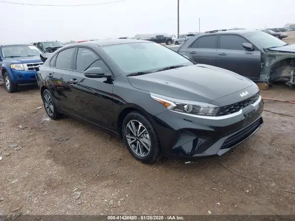 3KPF24AD3RE841179 2024 KIA FORTE - Image 1