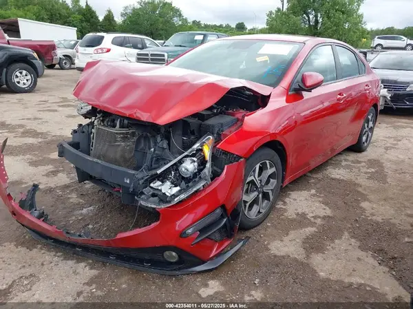 3KPF24AD4KE005189 2019 KIA FORTE - Image 2