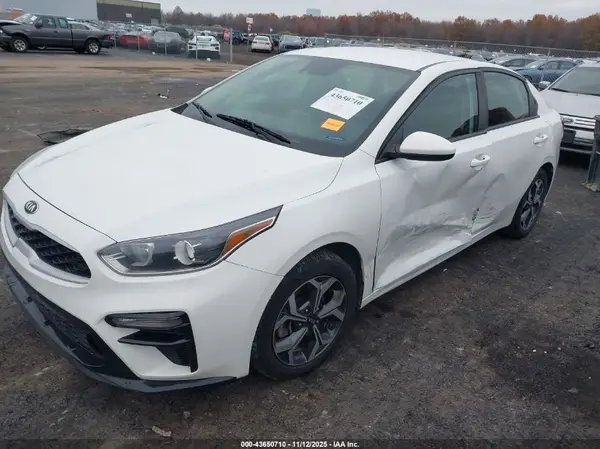 3KPF24AD4KE006732 2019 KIA FORTE - Image 2