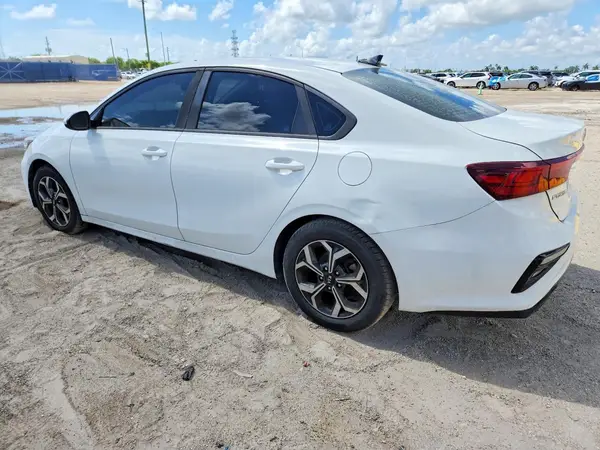 3KPF24AD4KE007167 2019 KIA FORTE - Image 2