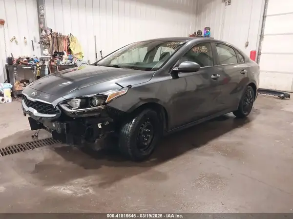 3KPF24AD4KE009940 2019 KIA FORTE - Image 2