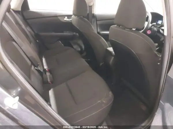 3KPF24AD4KE009940 2019 KIA FORTE - Image 8