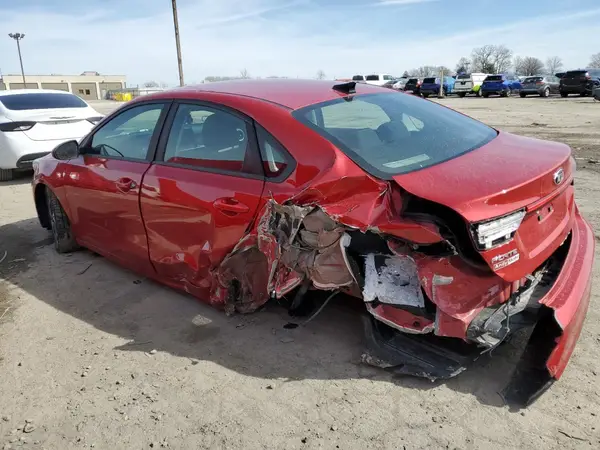 3KPF24AD4KE010568 2019 KIA FORTE - Image 2