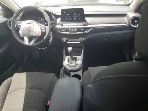 3KPF24AD4KE012627 2019 KIA FORTE - Image 8