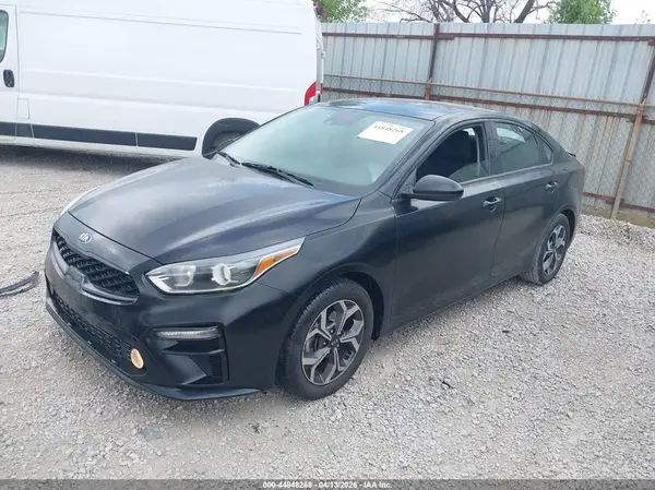 3KPF24AD4KE012949 2019 KIA FORTE - Image 2