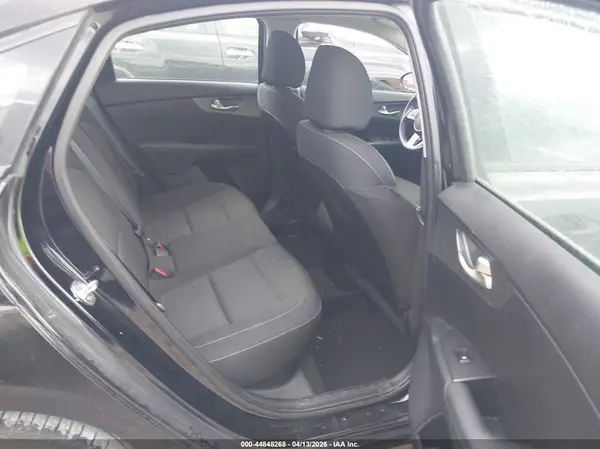 3KPF24AD4KE012949 2019 KIA FORTE - Image 8