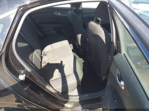 3KPF24AD4KE017410 2019 KIA FORTE - Image 8