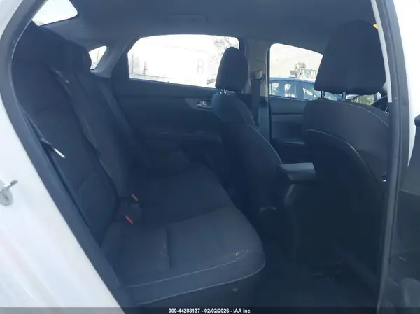 3KPF24AD4KE019349 2019 KIA FORTE - Image 8