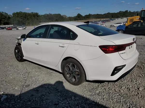 3KPF24AD4KE020713 2019 KIA FORTE - Image 2