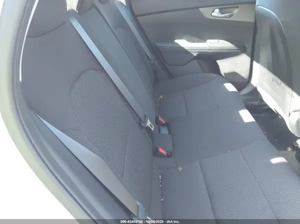 3KPF24AD4KE021988 2019 KIA FORTE - Image 8