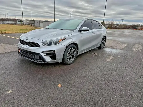3KPF24AD4KE023322 2019 KIA FORTE - Image 2