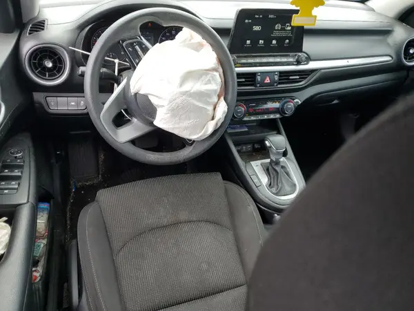 3KPF24AD4KE023627 2019 KIA FORTE - Image 8