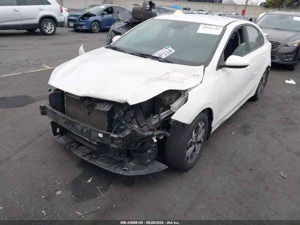 3KPF24AD4KE023952 2019 KIA FORTE - Image 2