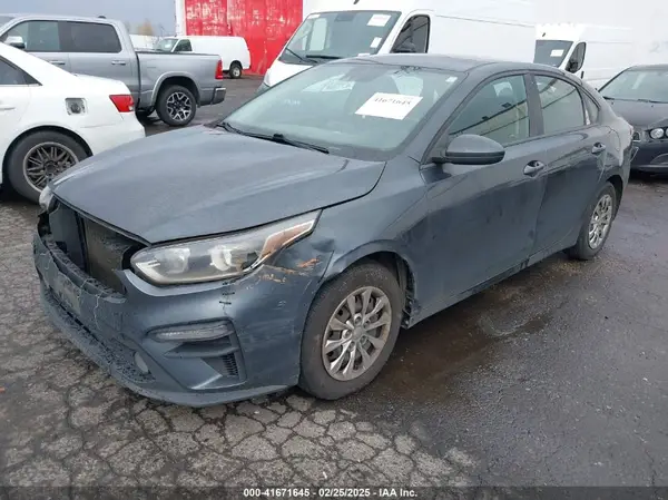 3KPF24AD4KE027516 2019 KIA FORTE - Image 2