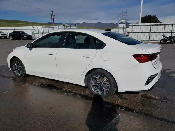 3KPF24AD4KE031923 2019 KIA FORTE - Image 2