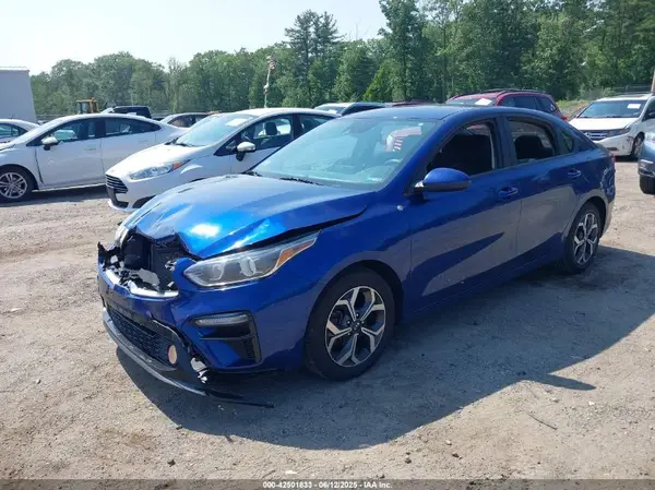 3KPF24AD4KE033784 2019 KIA FORTE - Image 2