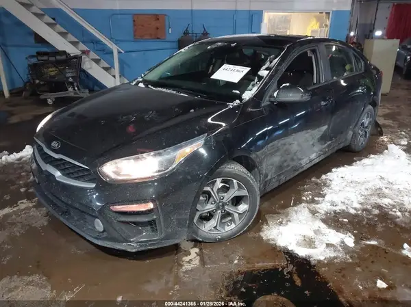3KPF24AD4KE035289 2019 KIA FORTE - Image 2