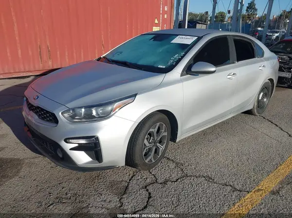 3KPF24AD4KE037818 2019 KIA FORTE - Image 2