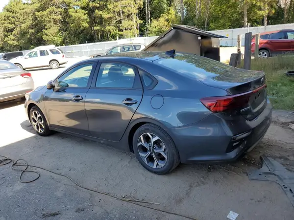 3KPF24AD4KE040279 2019 KIA FORTE - Image 2