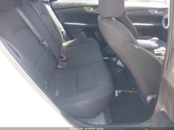 3KPF24AD4KE040301 2019 KIA FORTE - Image 8
