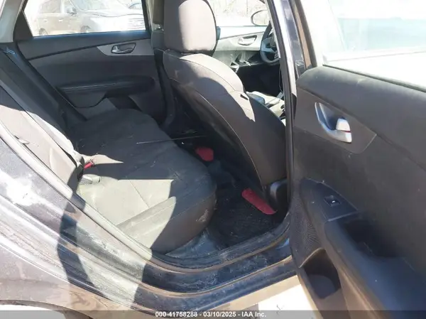 3KPF24AD4KE040430 2019 KIA FORTE - Image 8