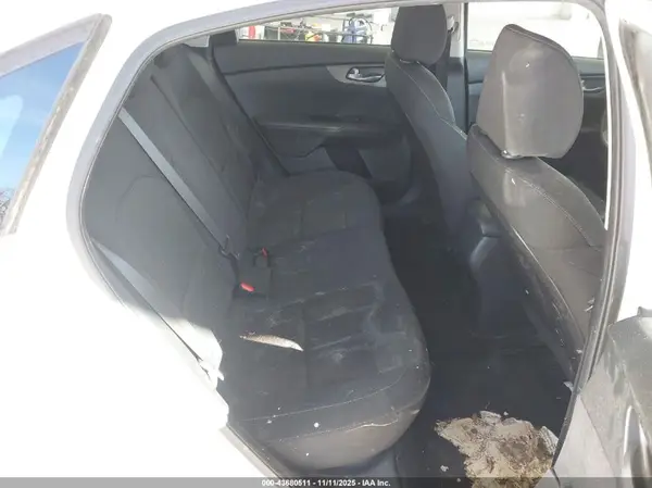 3KPF24AD4KE041514 2019 KIA FORTE - Image 8