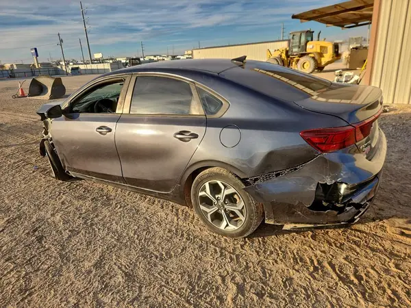 3KPF24AD4KE042680 2019 KIA FORTE - Image 2