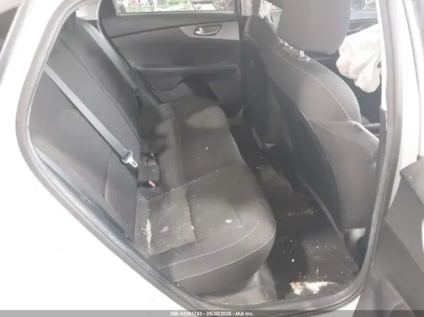 3KPF24AD4KE044932 2019 KIA FORTE - Image 8