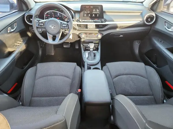 3KPF24AD4KE045630 2019 KIA FORTE - Image 8