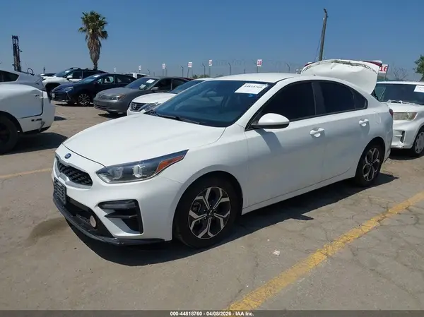 3KPF24AD4KE046941 2019 KIA FORTE - Image 2