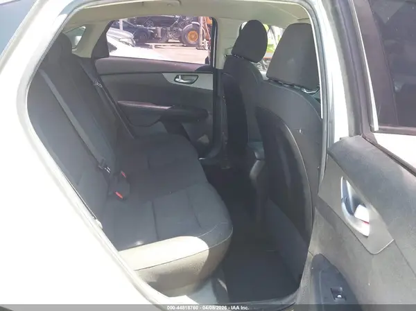 3KPF24AD4KE046941 2019 KIA FORTE - Image 8
