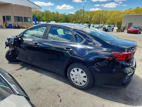 3KPF24AD4KE047653 2019 KIA FORTE - Image 2
