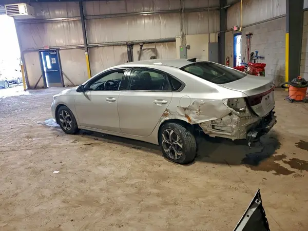 3KPF24AD4KE048186 2019 KIA FORTE - Image 2