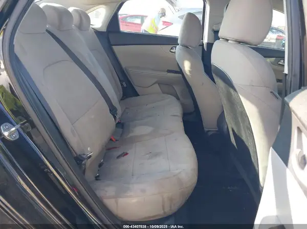 3KPF24AD4KE049564 2019 KIA FORTE - Image 8