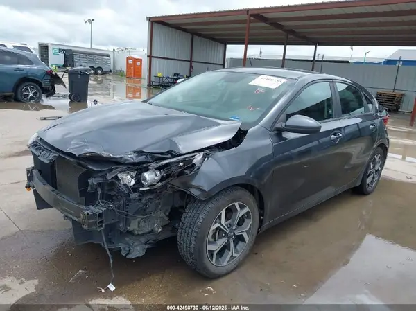 3KPF24AD4KE052030 2019 KIA FORTE - Image 2
