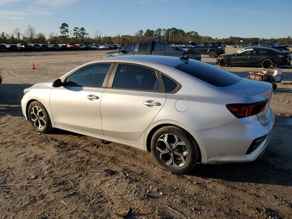 3KPF24AD4KE052884 2019 KIA FORTE - Image 2